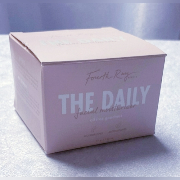 FOURTH RAY BEAUTY “THE DAILY MOISTURIZER “ - Picture 5 of 9